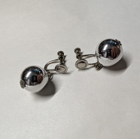 Vintage silver ball earrings screw on - Picture 6 of 7